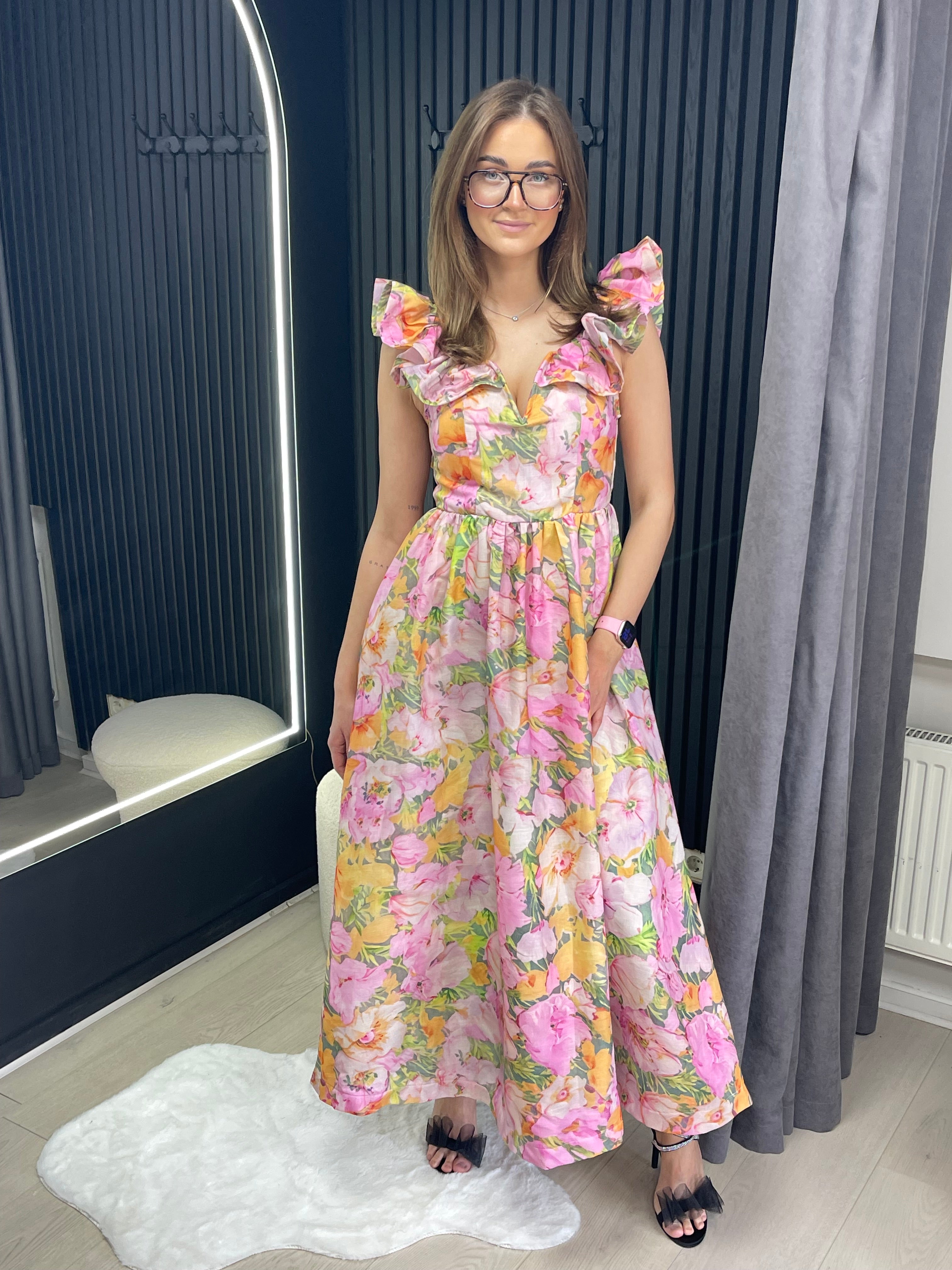 Gėlėta maxi suknelė su pūstomis petnešėlėmis