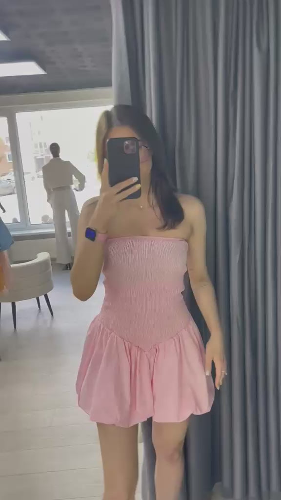 Mini suknelė su burbulo sijonu